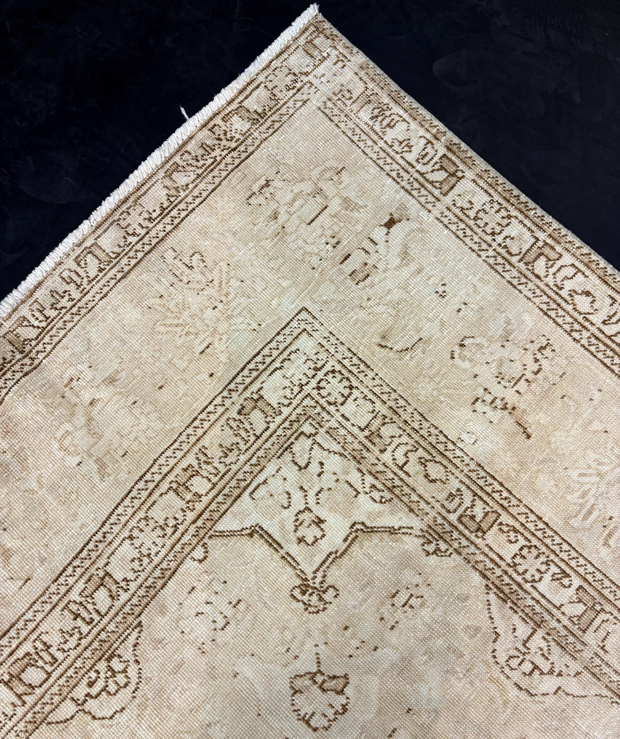 1980s Vintage Turkish Rug 290x388 cm, Handwoven Wool Area Rug, Faded Beige Floral Medallion Carpet, Large Neutral Rug
