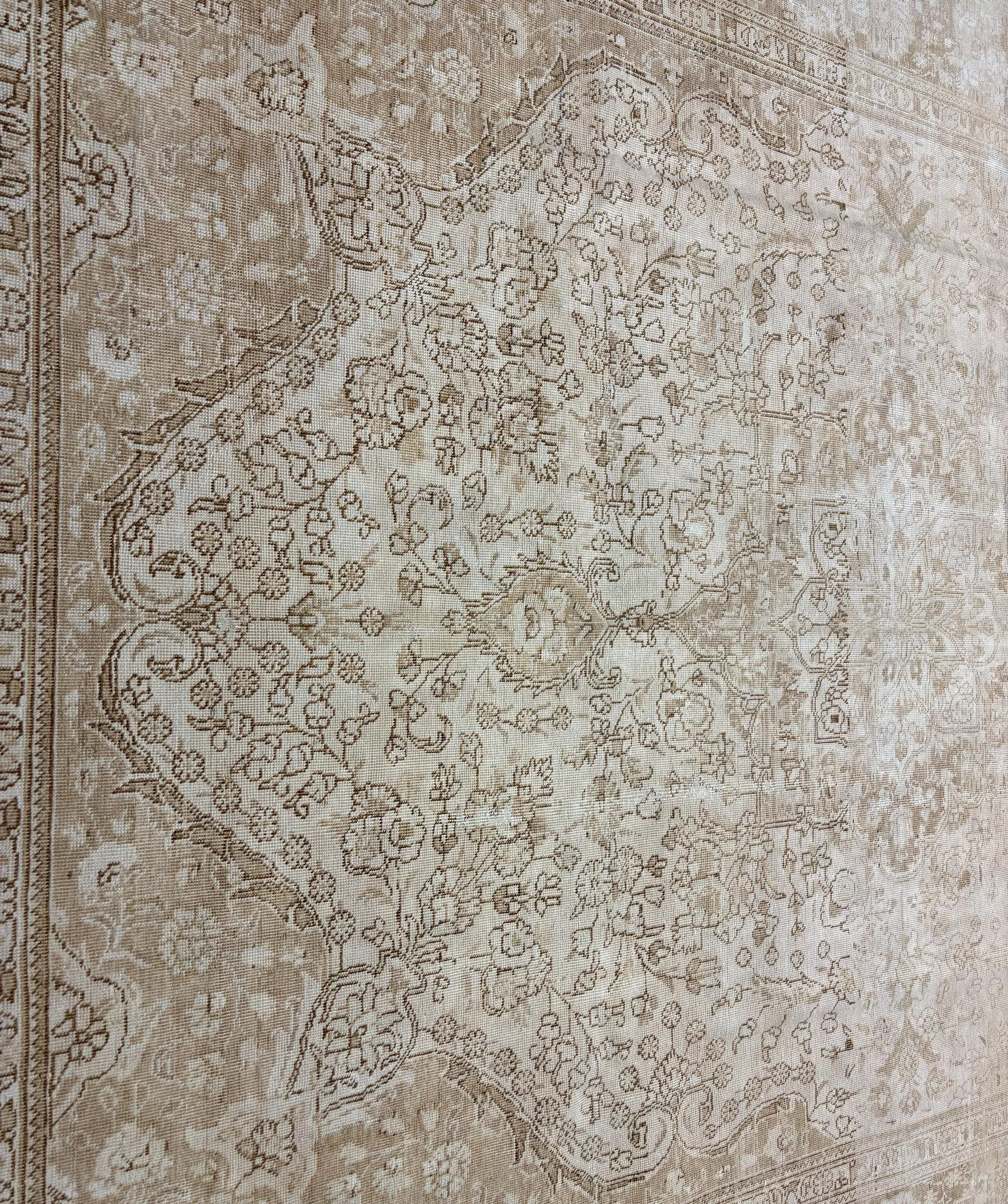 1980s Vintage Turkish Rug 290x388 cm, Handwoven Wool Area Rug, Faded Beige Floral Medallion Carpet, Large Neutral Rug