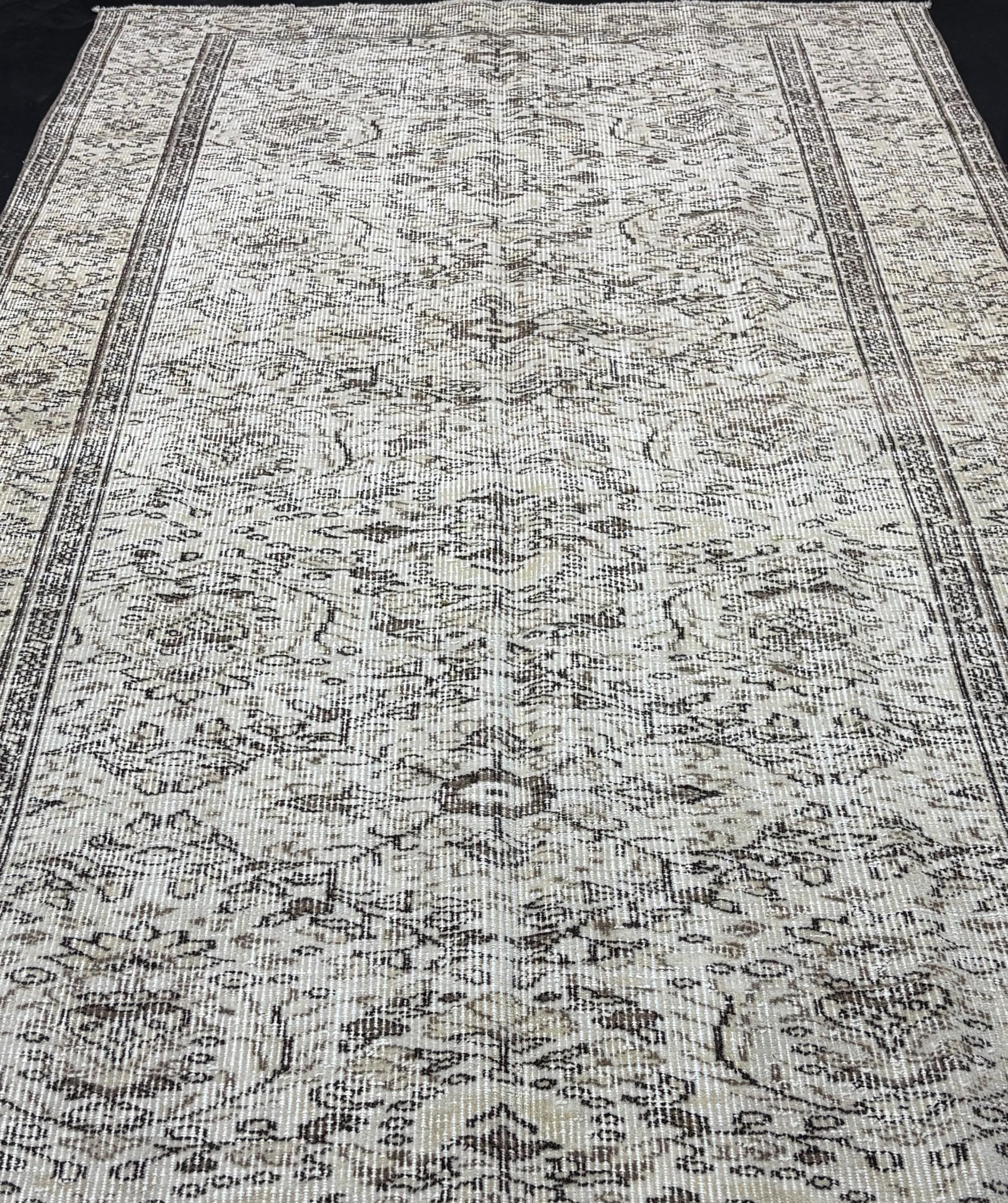 Vintage Rug 5x8, Distressed Wool Area Rug, Faded Ivory Beige Allover Floral Rug, Handmade Living Room Carpet, Muted Neutral