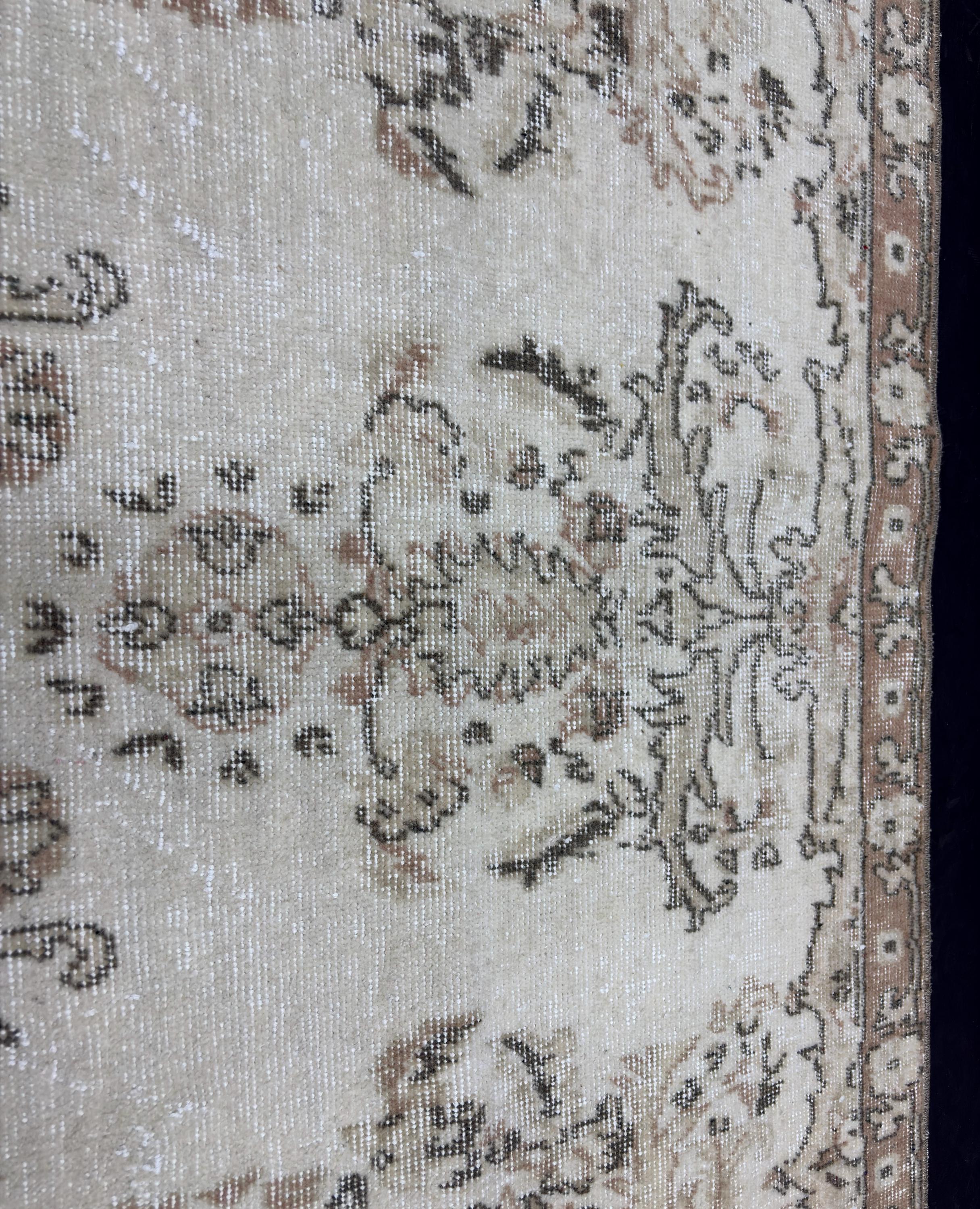 1980s Vintage Turkish Wool Rug, Ivory Beige Anatolian Area Rug, Large Floral Medallion Oushak Style Rug, 202x292 cm