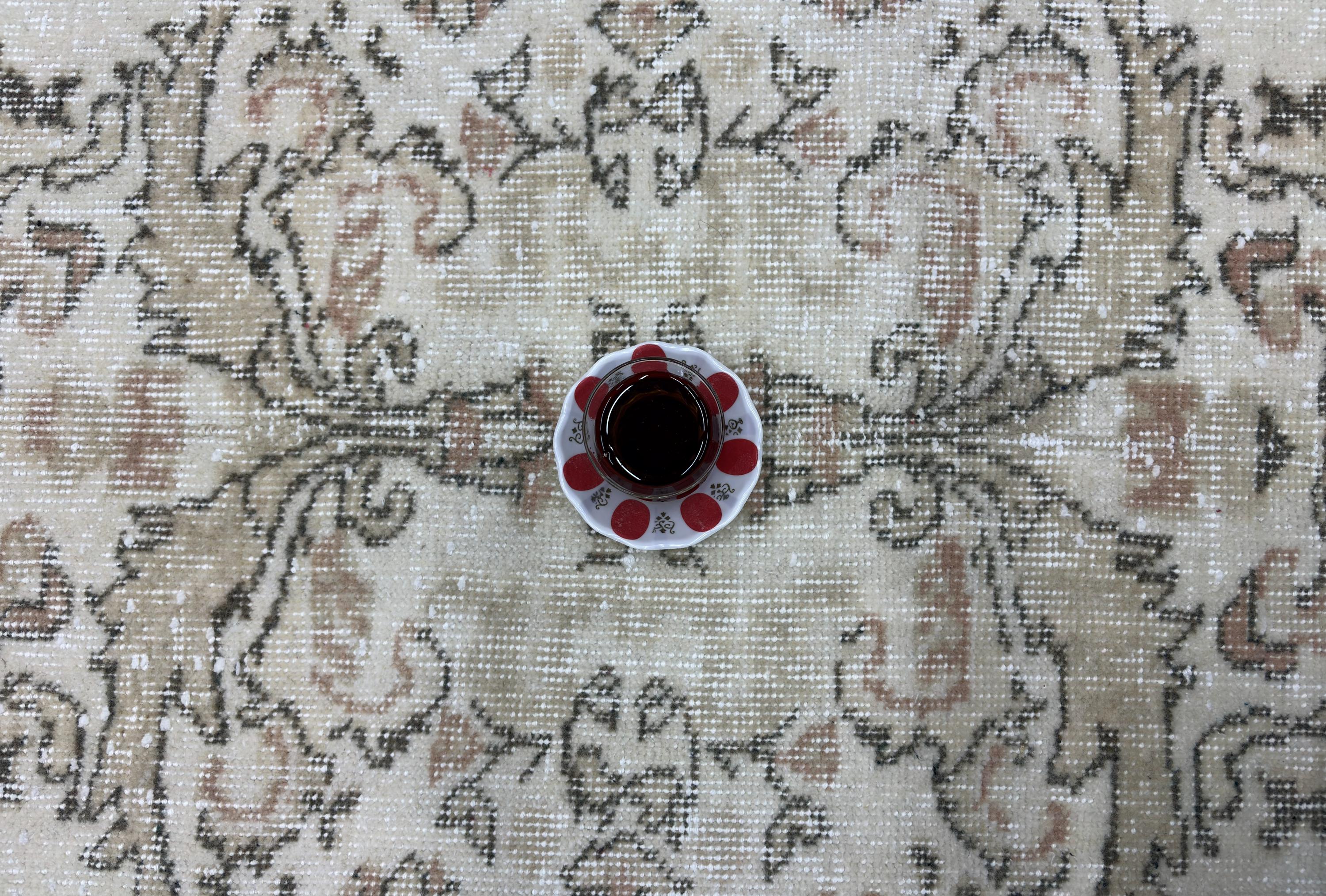 1980s Vintage Turkish Wool Rug, Ivory Beige Anatolian Area Rug, Large Floral Medallion Oushak Style Rug, 202x292 cm