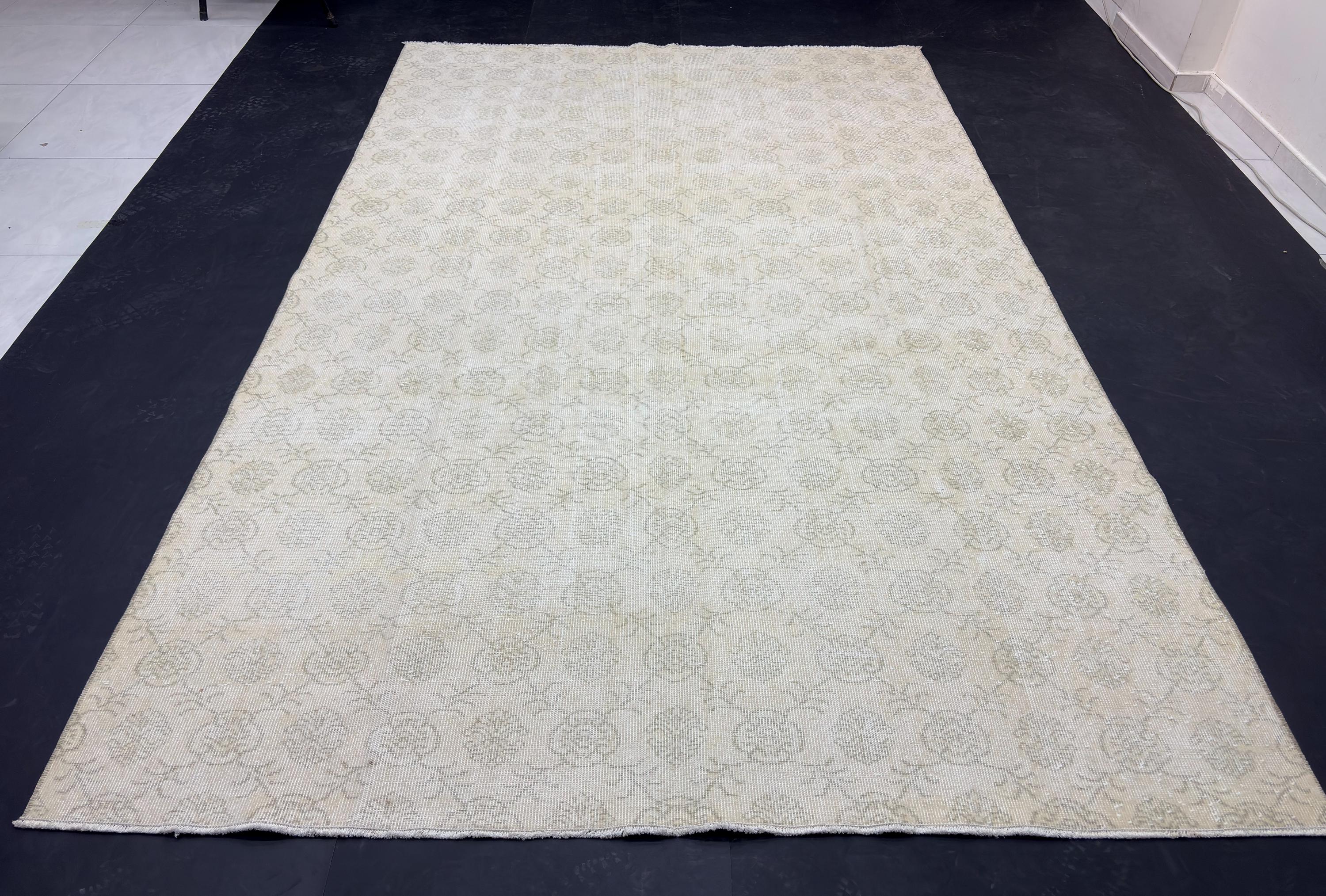 Vintage Turkish Wool Rug, Ivory Beige Floral Anatolian Rug, Large Neutral Oushak Style Area Rug, 208x330 cm