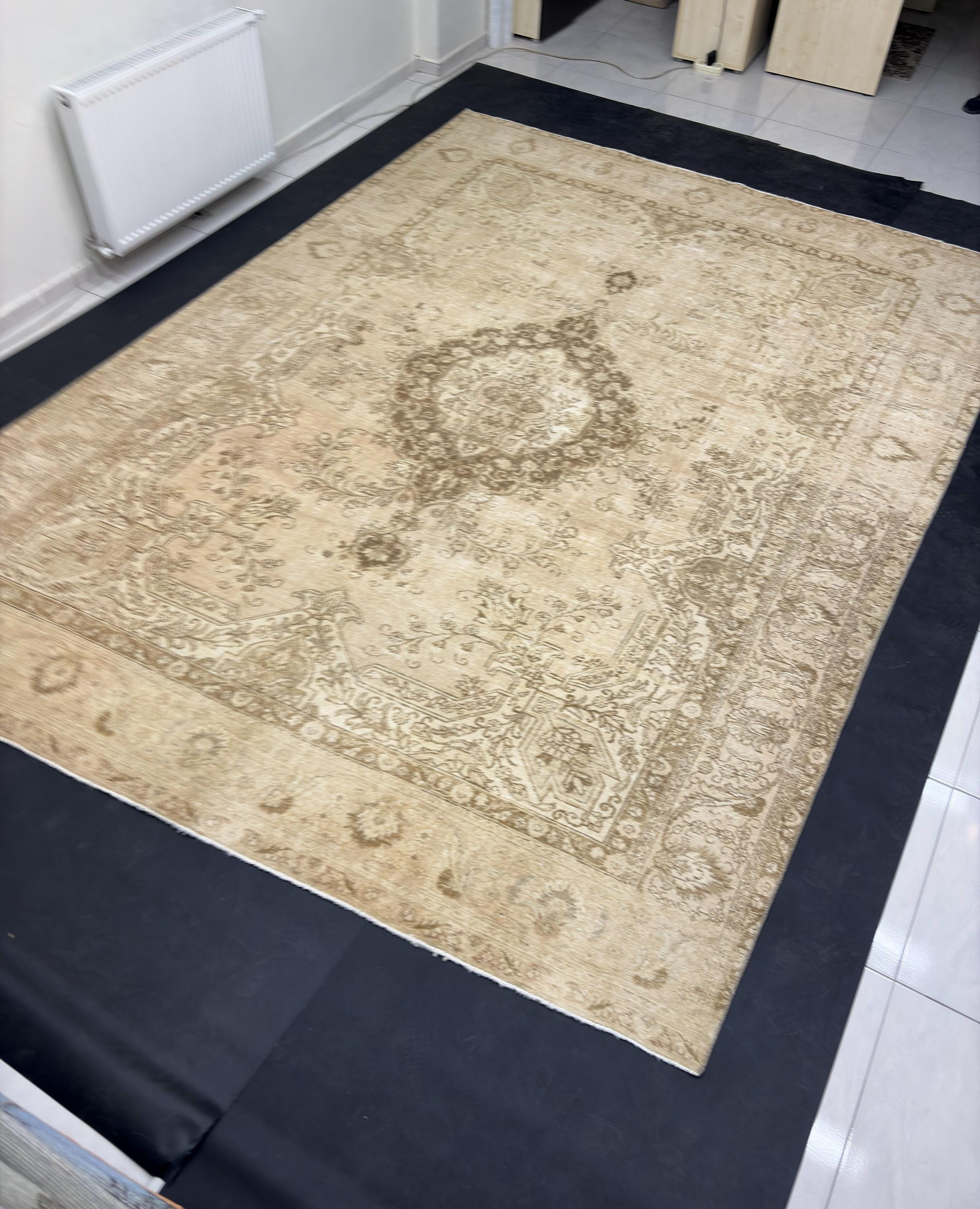 1980s Vintage Turkish Rug 9x13, Neutral Beige Area Rug, Distressed Oushak Style Medallion Living Room Carpet