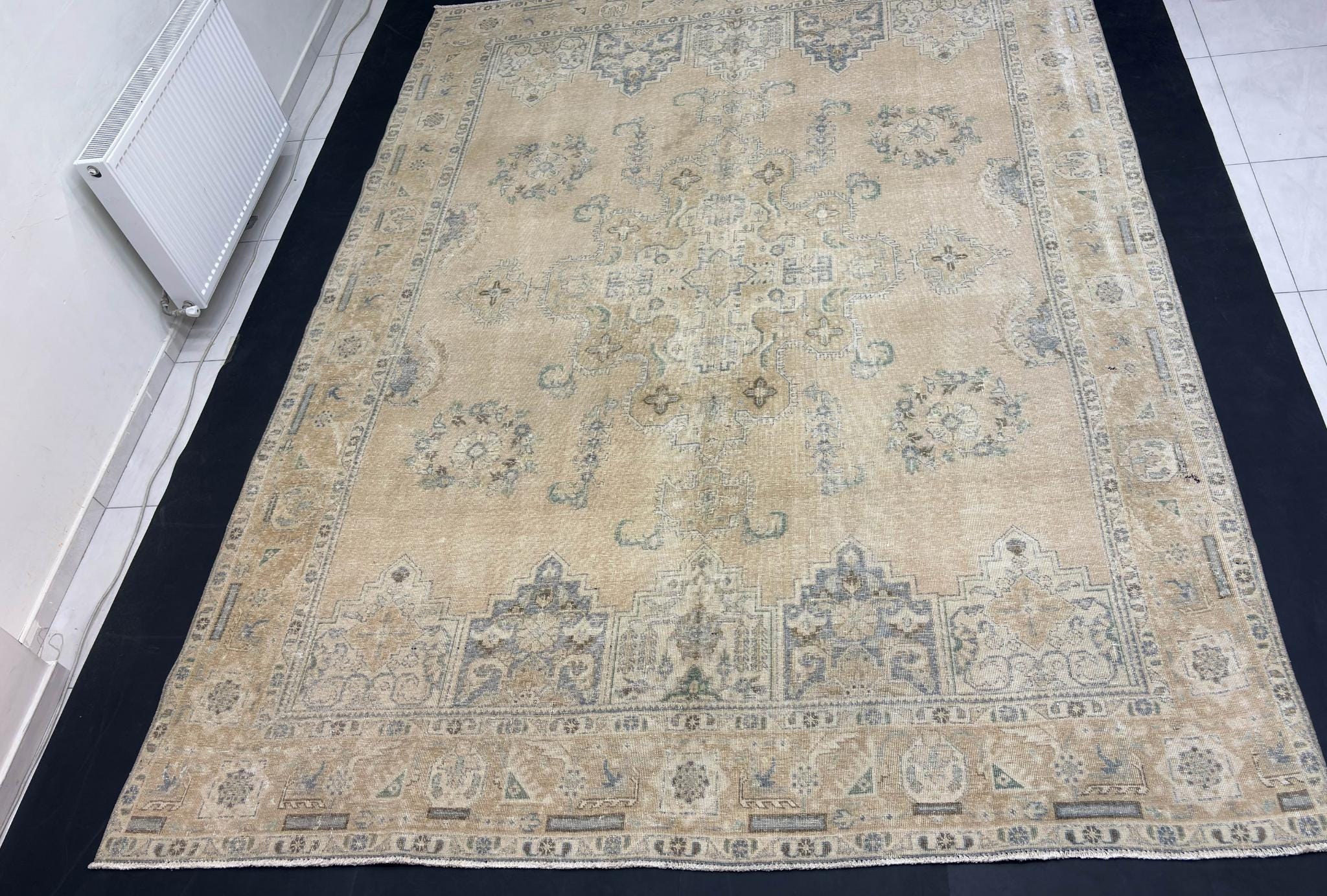 Vintage Anatolian Wool Rug 9x12 | Handwoven Turkish Carpet | 1980s Large Area Rug for Living Room | Traditional Bedroom Rug