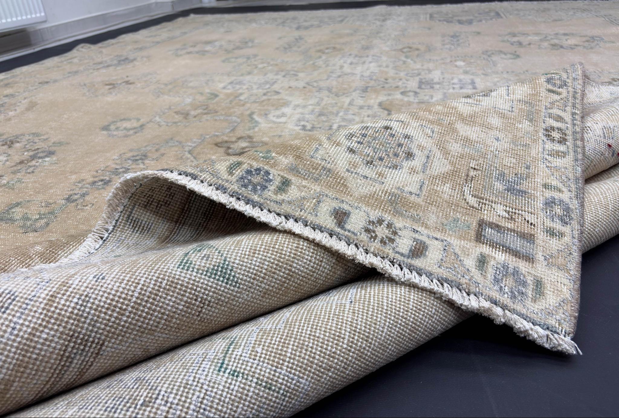 Vintage Anatolian Wool Rug 9x12 | Handwoven Turkish Carpet | 1980s Large Area Rug for Living Room | Traditional Bedroom Rug