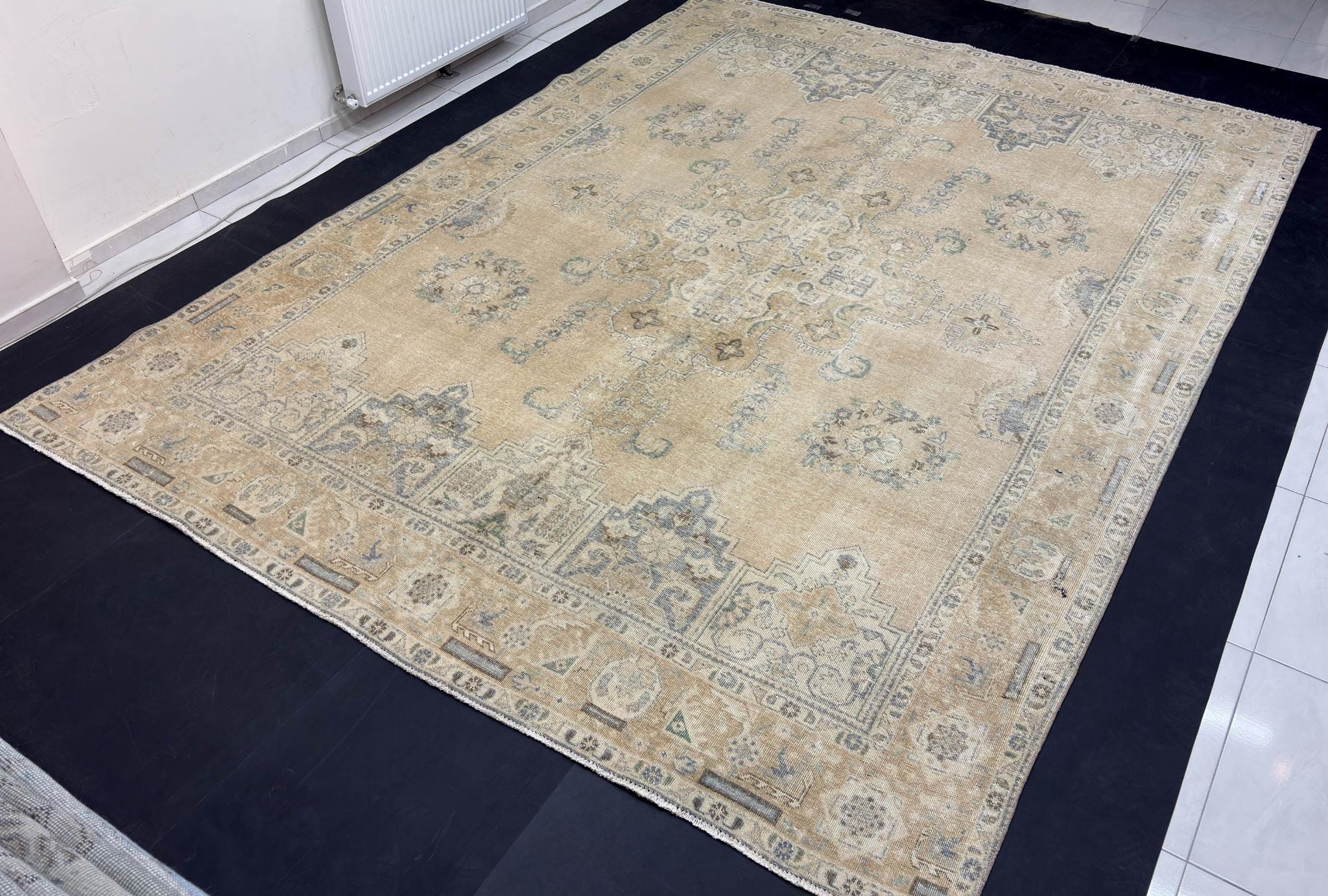 Vintage Anatolian Wool Rug 9x12 | Handwoven Turkish Carpet | 1980s Large Area Rug for Living Room | Traditional Bedroom Rug
