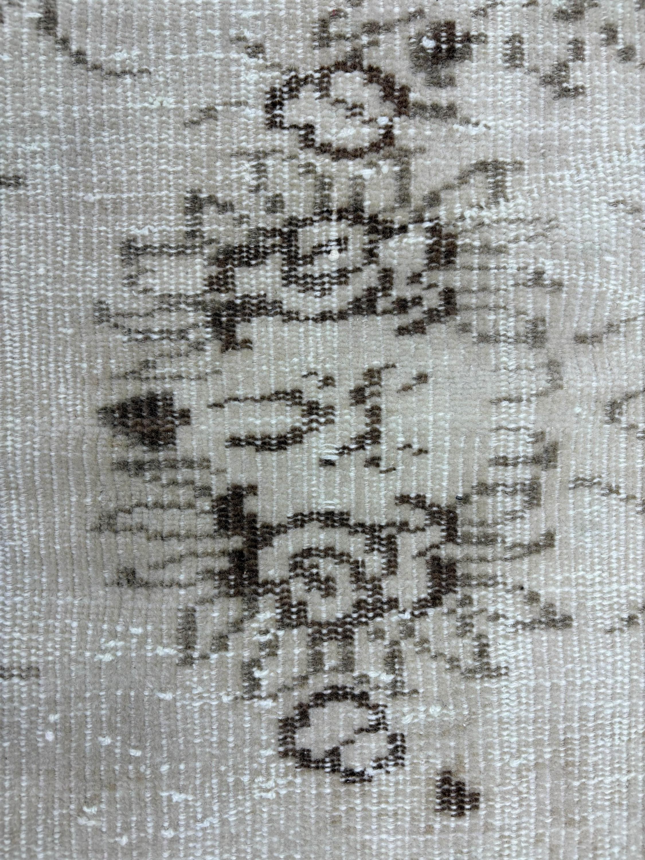 Vintage Turkish Rug 5'10" x 9'6", 1980s Low Pile Area Rug, Ivory Beige Floral Rug, Neutral Handmade Turkish Rug