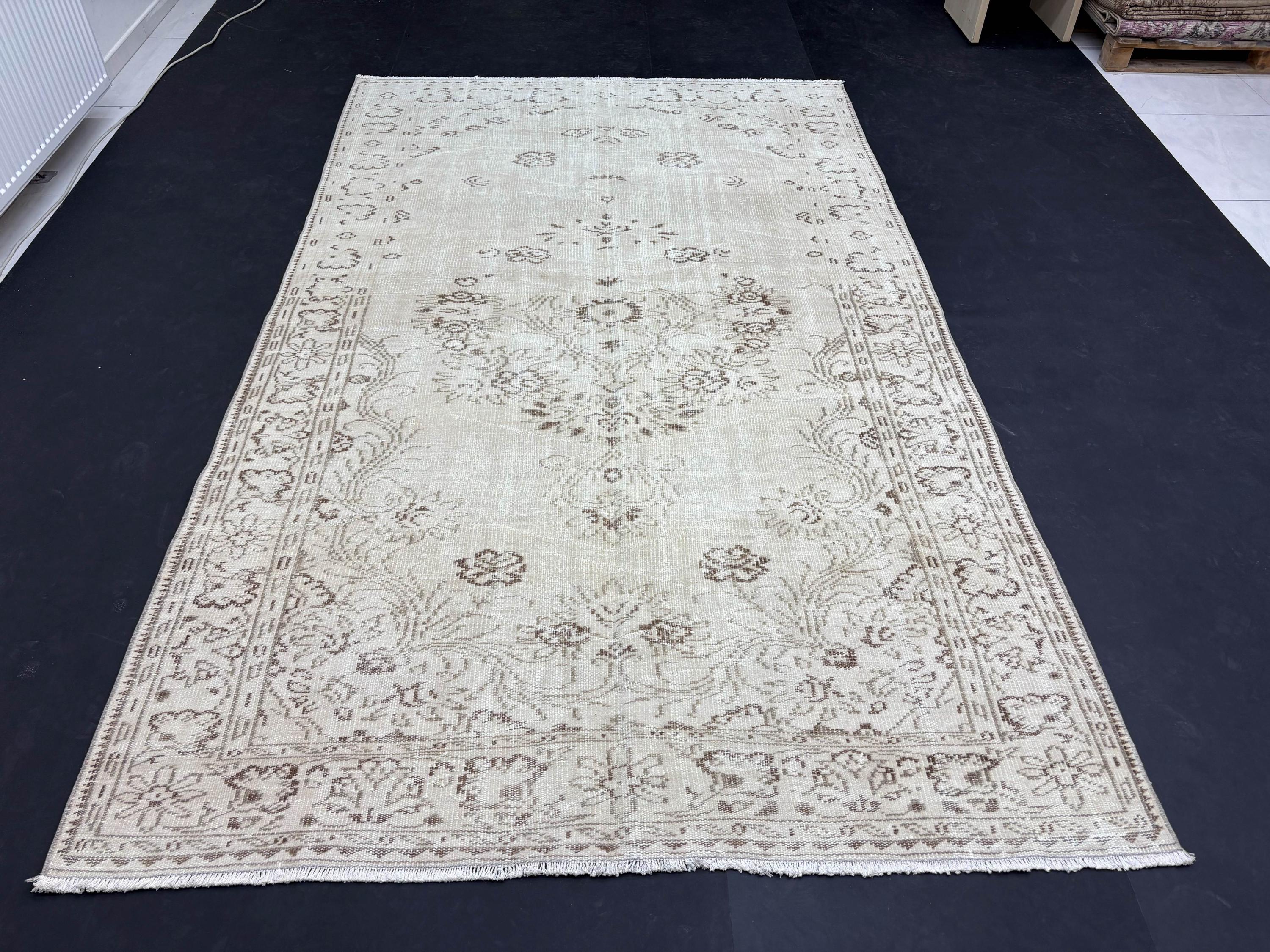 Vintage Turkish Rug 5'10" x 9'6", 1980s Low Pile Area Rug, Ivory Beige Floral Rug, Neutral Handmade Turkish Rug
