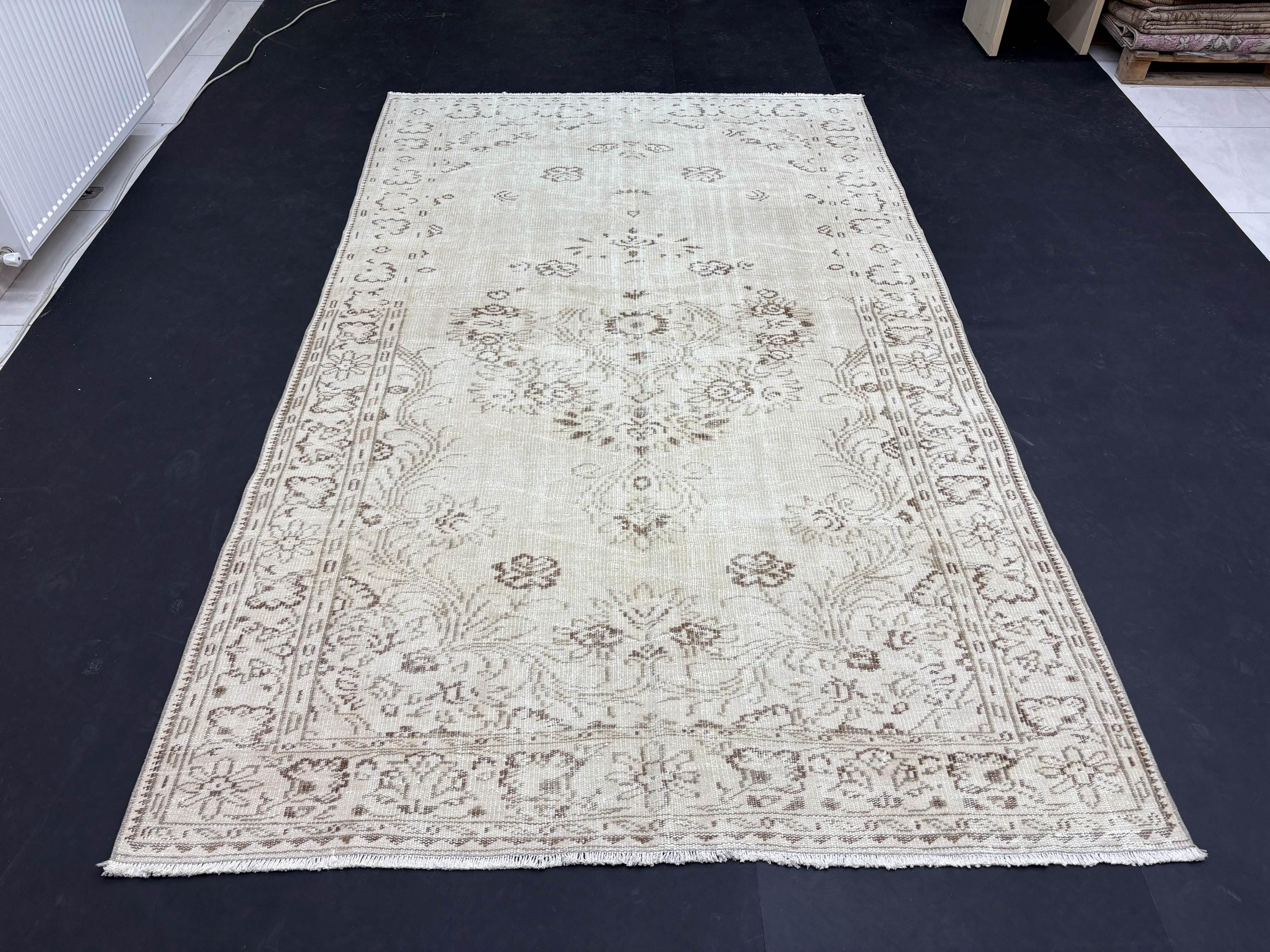 Vintage Turkish Rug 5'10" x 9'6", 1980s Low Pile Area Rug, Ivory Beige Floral Rug, Neutral Handmade Turkish Rug